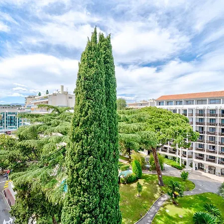 Semesterbostad Carlton Riviera - *