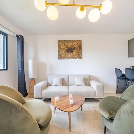 Semesterbostad Carlton Riviera -