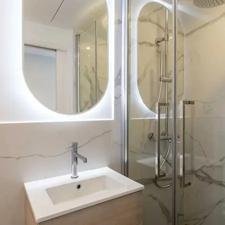 Semesterbostad Carlton Riviera -