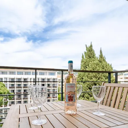 Semesterbostad Carlton Riviera -