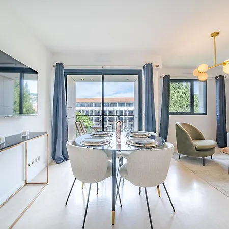 Semesterbostad Carlton Riviera -