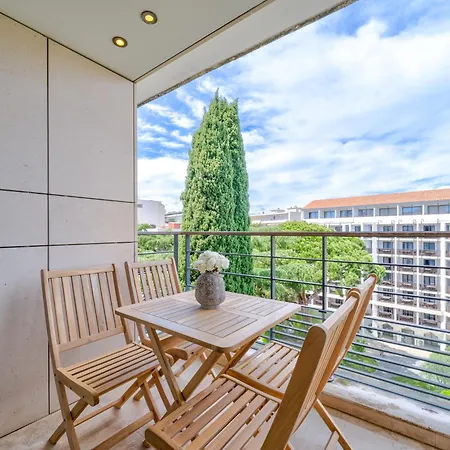 Semesterbostad Carlton Riviera - *